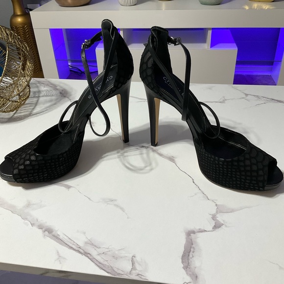 Heels - Picture 3 of 8